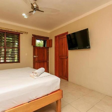 Esduma Iguanas Hotel Playa Del Carmen Buitenkant foto