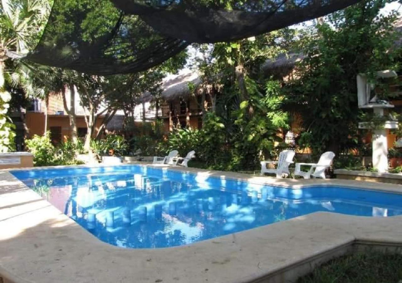 Esduma Iguanas Hotel Playa Del Carmen Buitenkant foto