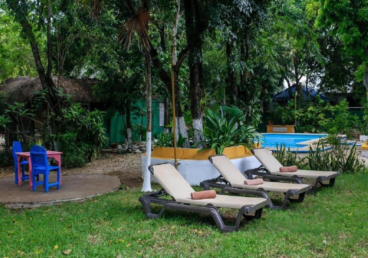 Esduma Iguanas Hotel Playa Del Carmen Buitenkant foto