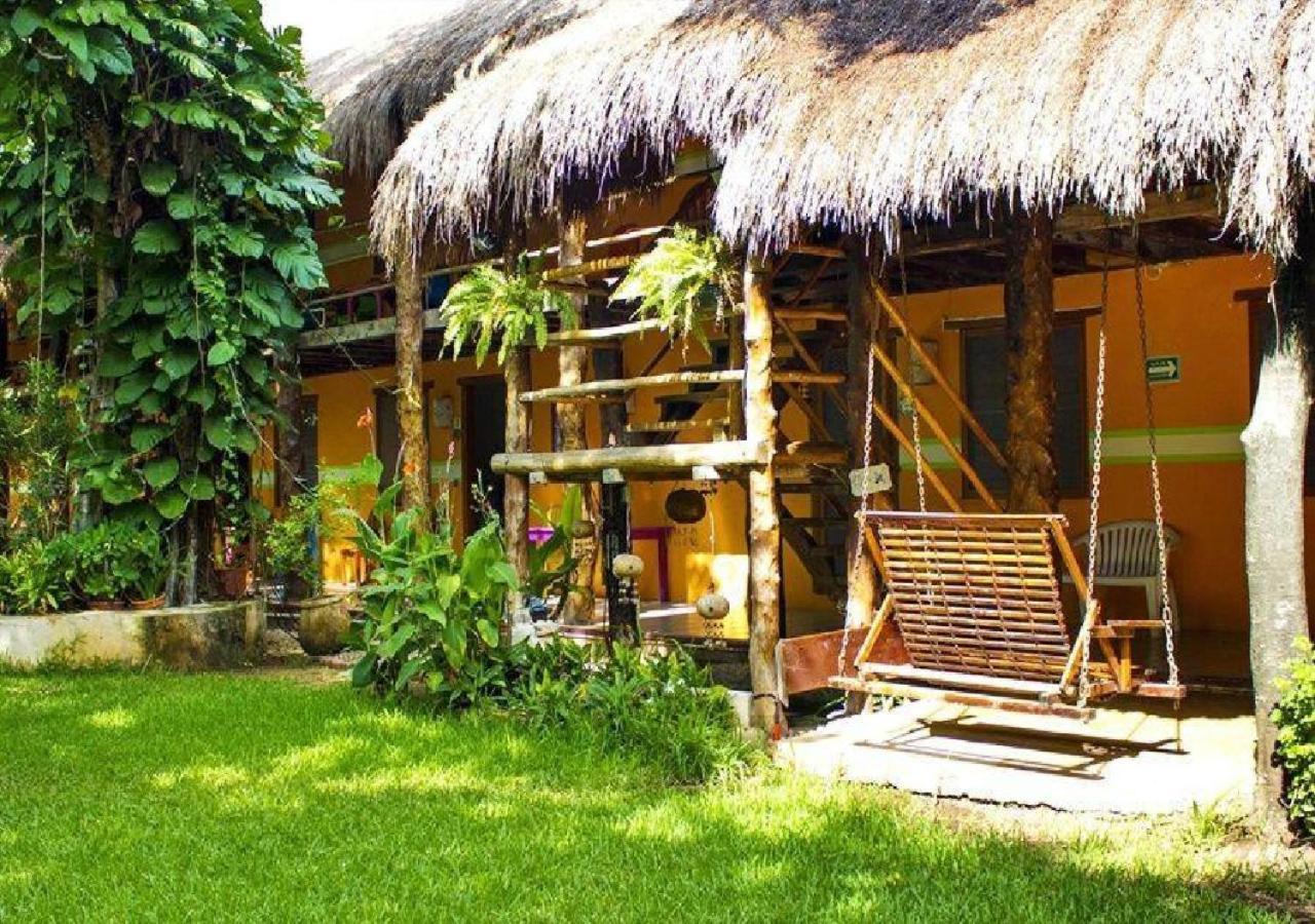 Esduma Iguanas Hotel Playa Del Carmen Buitenkant foto