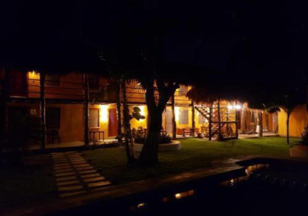 Esduma Iguanas Hotel Playa Del Carmen Buitenkant foto