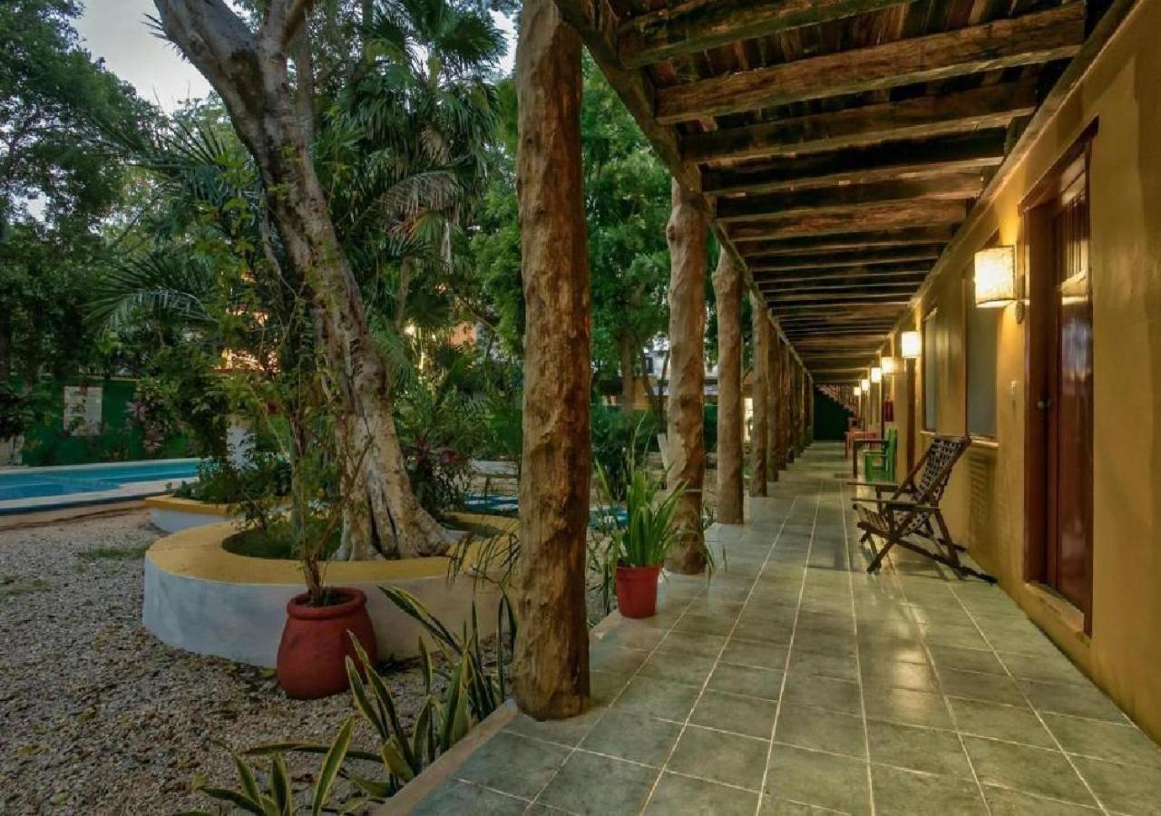 Esduma Iguanas Hotel Playa Del Carmen Buitenkant foto